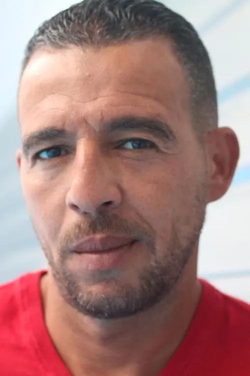 Akim Chir interpretando a Le chef des malfrats