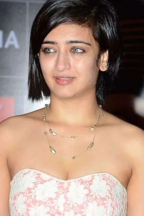 Malgudi Subha ha trabajado con Akshara Haasan en 1 ocasiones