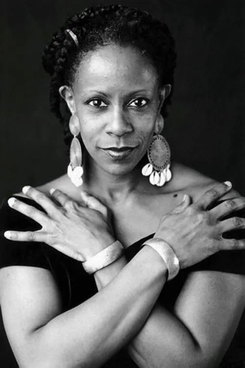 Megan Shapcott ha trabajado con Aku Kadogo en 1 ocasiones