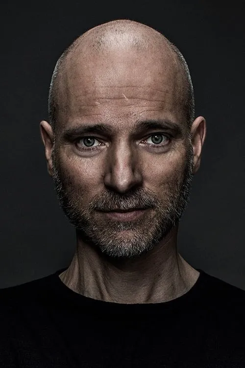 Antti-Jussi Annila ha trabajado con Aku Louhimies en 1 ocasiones