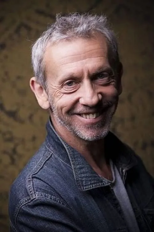 Alain Lanty interpretando a Self