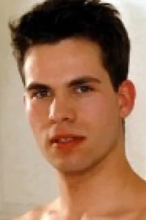 Alain Saint Victor interpretando a