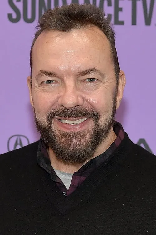 Alan Ball interpretando a Himself