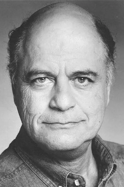 Alan Zitner interpretando a Claustrophobic Prisoner