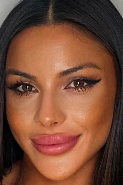 Alba Casillas — personaje: Self - Contestant