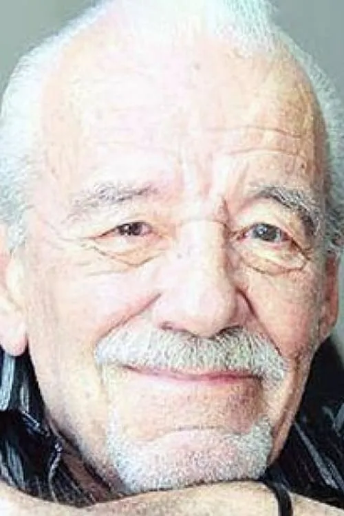 Alberto Anchart interpretando a Totov