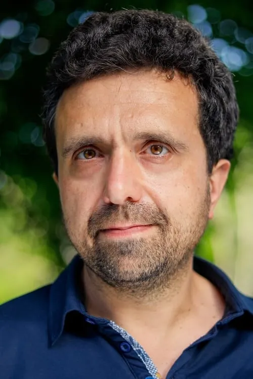 Aldo E. Castellani interpretando a The Little Cobbler