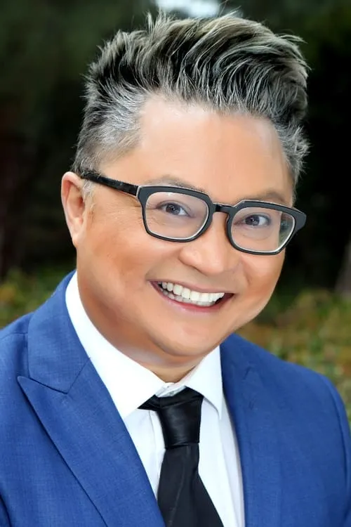 Alec Mapa interpretando a Lee / N'Cream