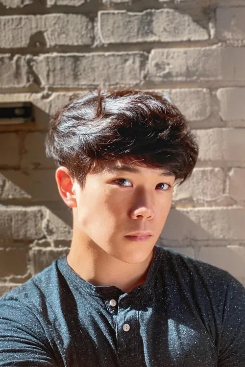 Aleks Le en su biografía y filmografía