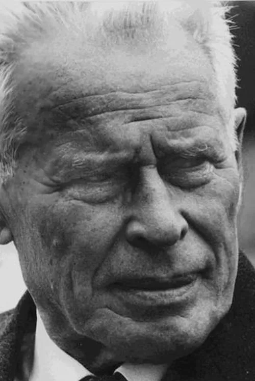 Artavazd Peleshian ha trabajado con Aleksandr Medvedkin en 1 ocasiones