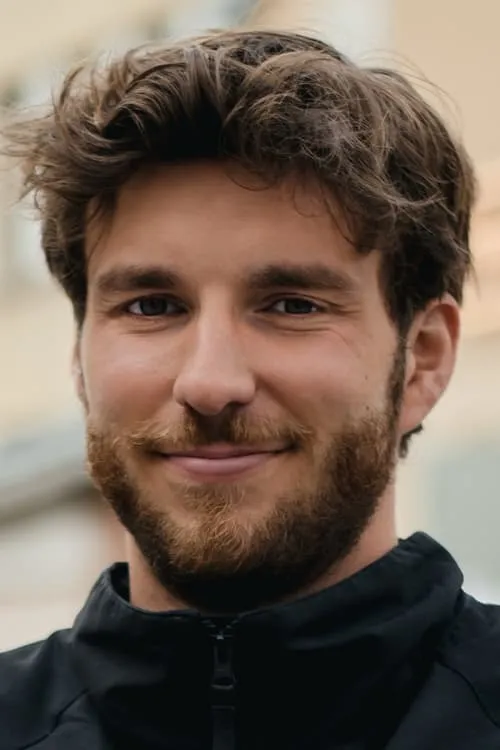 Lasse Poser ha trabajado con Aleksi Delikouras en 1 ocasiones