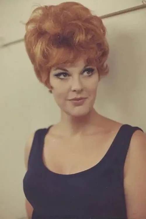 Aleshia Brevard interpretando a Wally Lewis