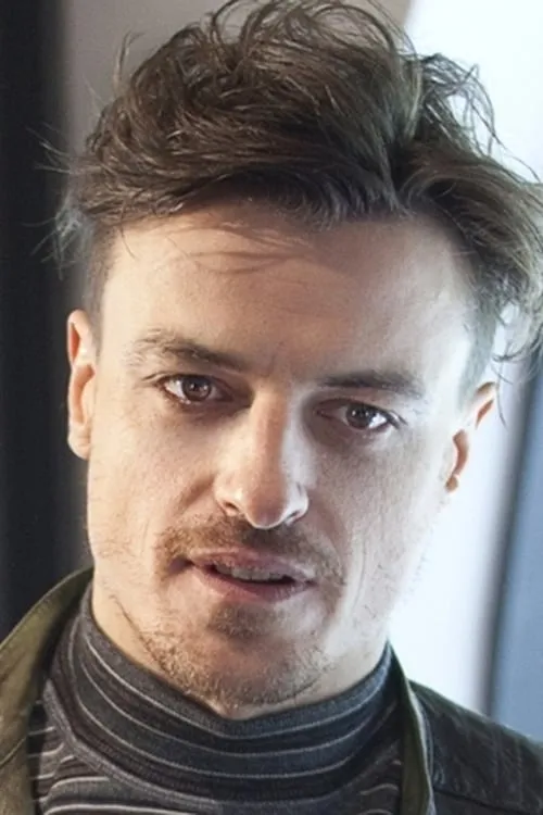 Alessandro Averone — personaje: Stefano Lanzoni