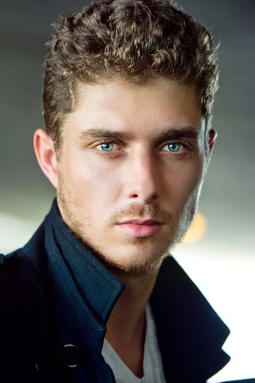Alex Cubis en su biografía y filmografía