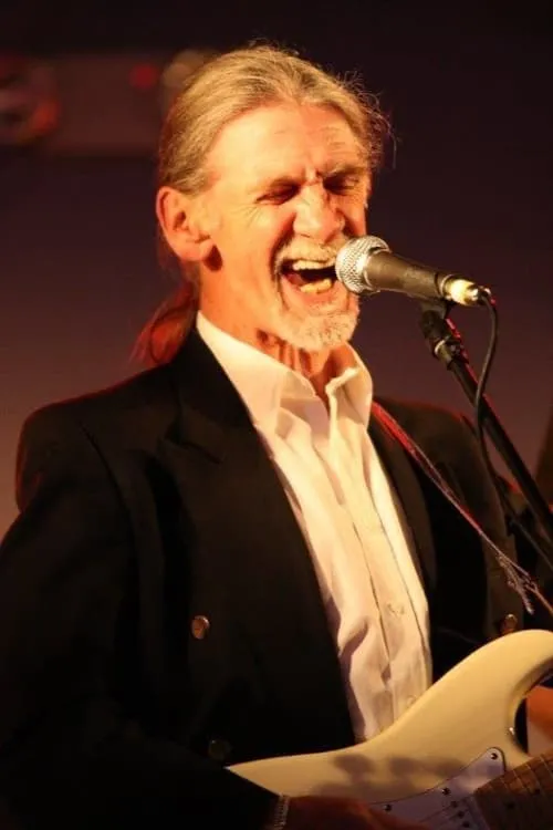 Graham Lear ha trabajado con Alex Ligertwood en 2 ocasiones