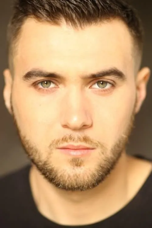 Alexander Babara interpretando a Mr. USA