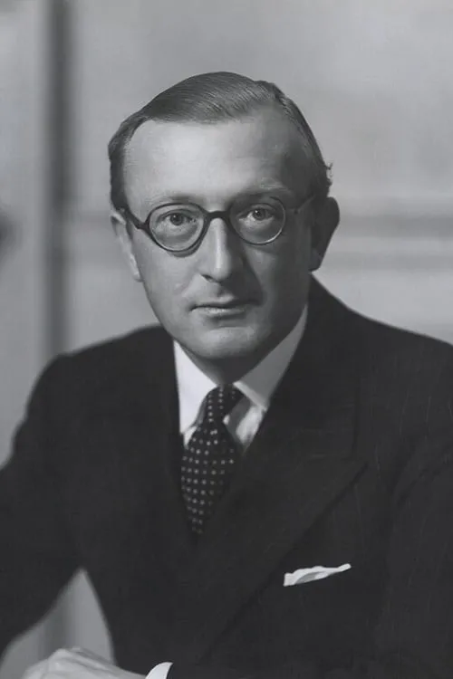 Alexander Baron interpretando a