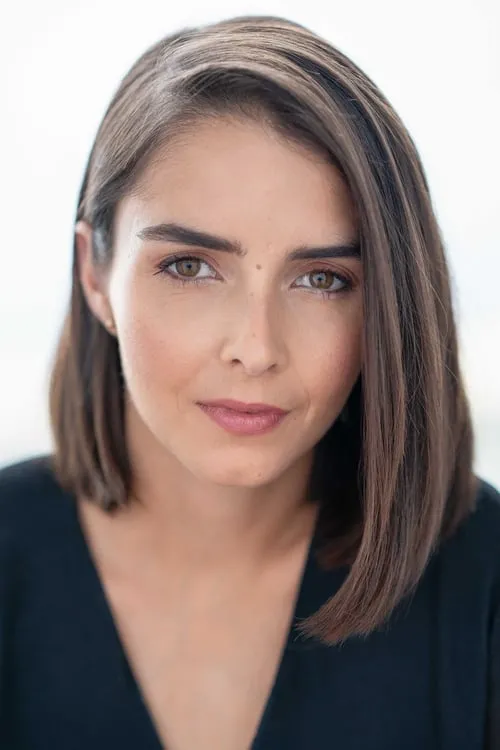 Alexandra Cyr interpretando a 