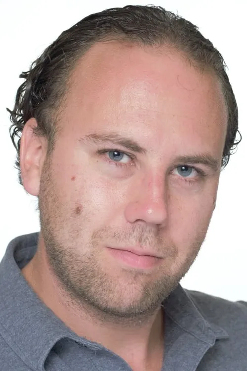 Josh McLaglen ha trabajado con Alexandre Bélanger en 1 ocasiones