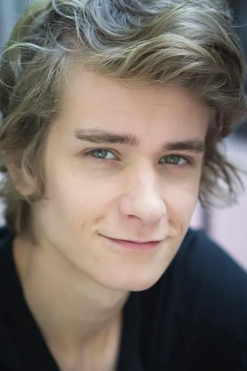 Alexandre Tacchino interpretando a Thomas Dumont