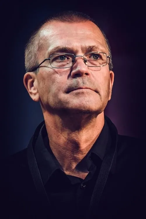 Alexei Rakhov interpretando a himself