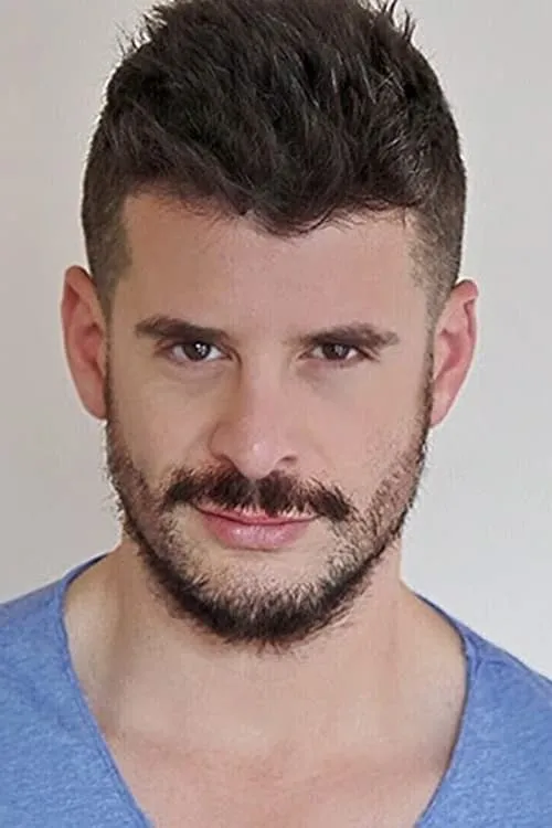 David Avery ha trabajado con Alexis Gregory en 2 ocasiones