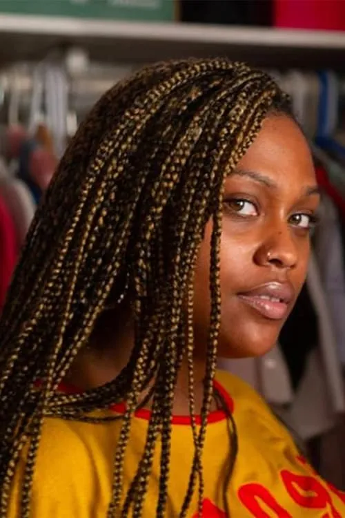 Alexis Marie Wint interpretando a Tenita