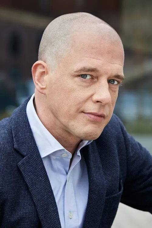 Ton De Wit ha trabajado con Alexis Van Stratum en 1 ocasiones