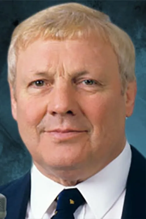 Alfred Hayes interpretando a Lord Alfred Hayes