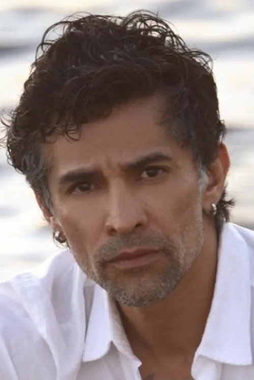 Nika Perrone ha trabajado con Alfredo Herrera en 1 ocasiones