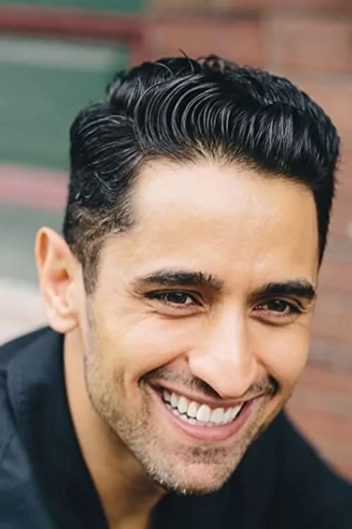 Ali Momen interpretando a Behrooz