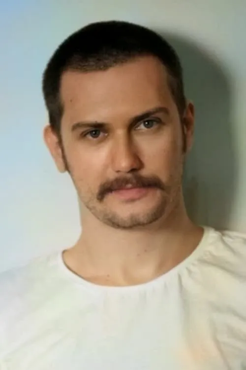 Alican Albayrak — personaje: Murat Gündogdu