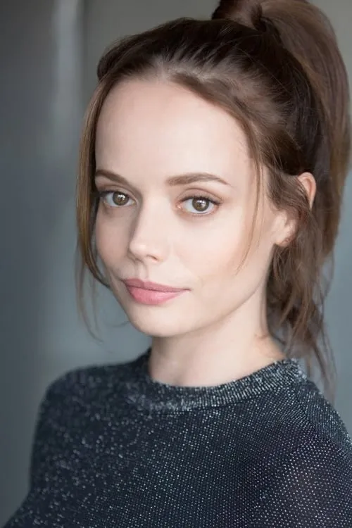 Alice Henley interpretando a The Orb