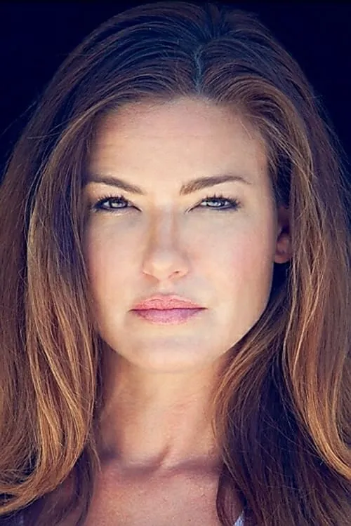 Alicia Lagano interpretando a Taylor