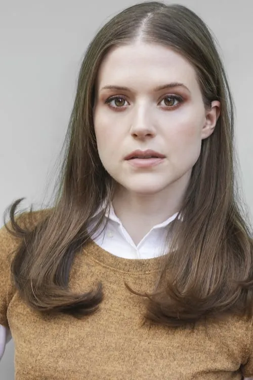 Alicia Underwood interpretando a Veronica