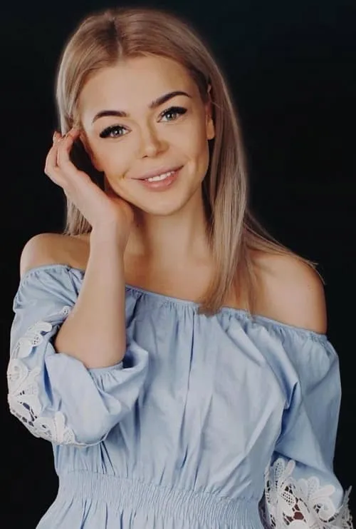 Алина Гроссу — personaje: ????????