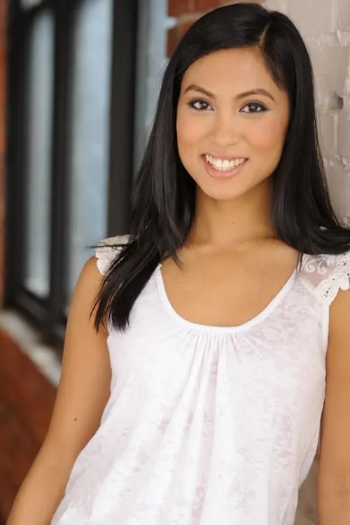 Alisson Amigo interpretando a Tina Stewart