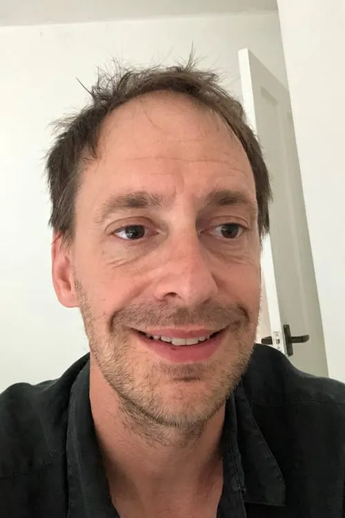 Alistair Green — personaje: Tutorial Man