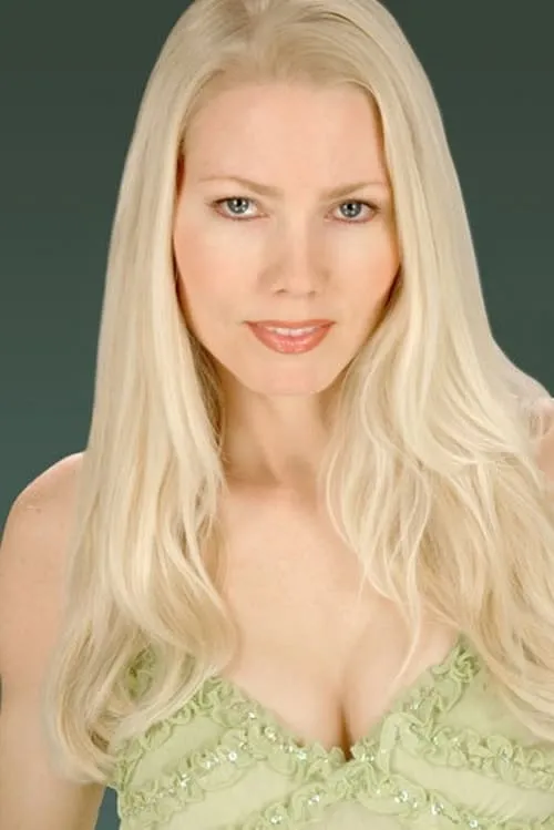 Allie Moss interpretando a Amanda