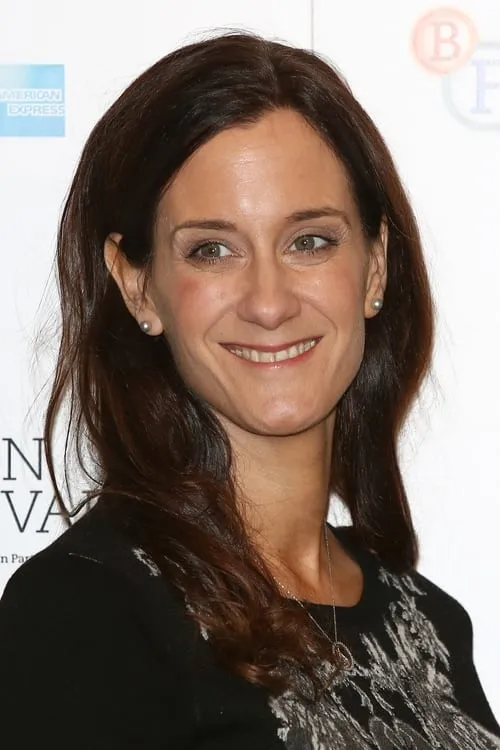 Allison Abbate interpretando a Self