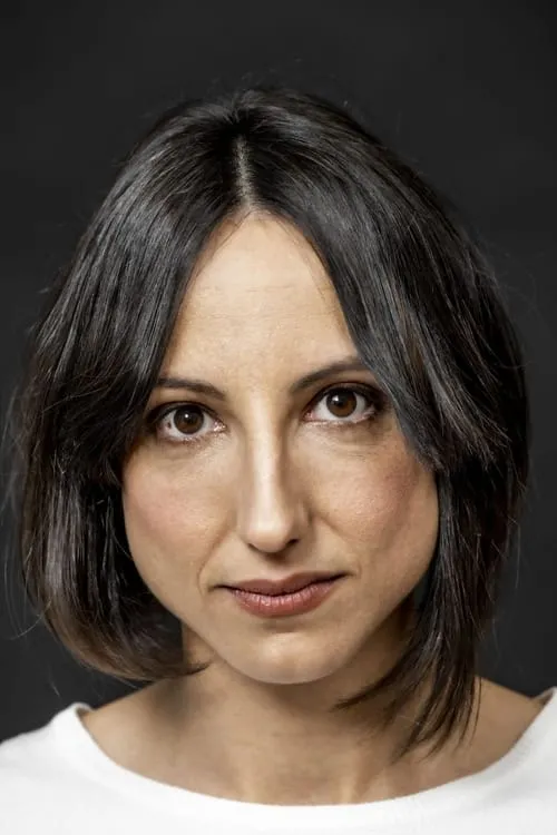 Almudena Ardit interpretando a