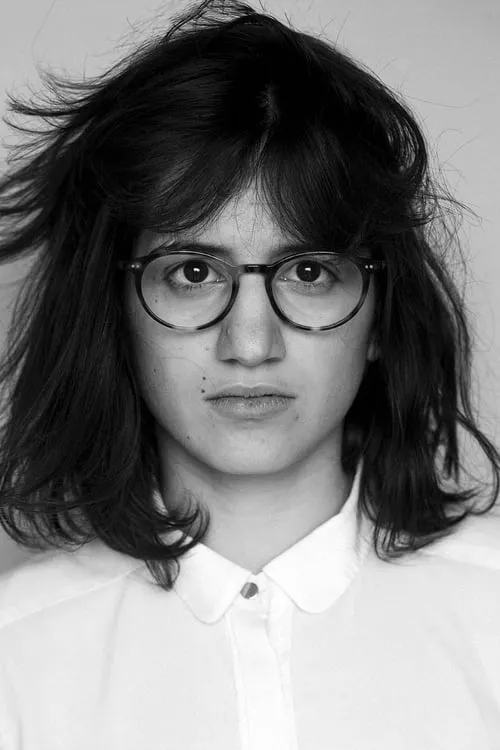 Aloïse Sauvage interpretando a Anne