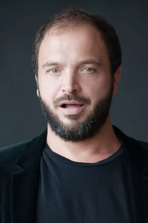 Iris Lezcano ha trabajado con Àlvar Triay en 1 ocasiones