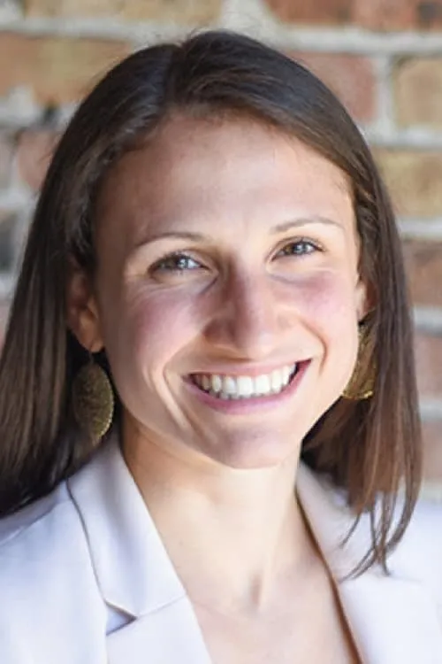 Courtney King ha trabajado con Alyssa Linduska en 1 ocasiones