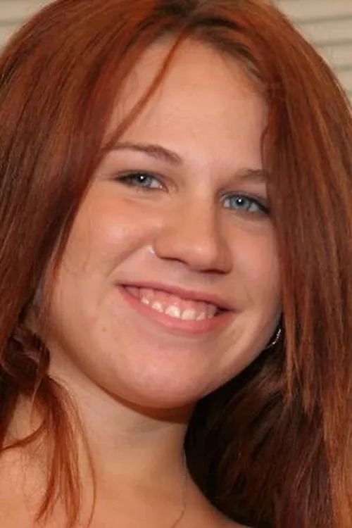 Alyssa West interpretando a (archive footage)