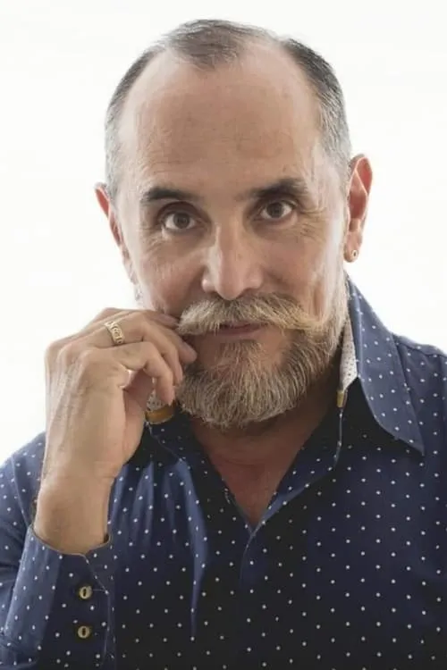 Hazael Hernandez ha trabajado con Amancio Orta en 1 ocasiones