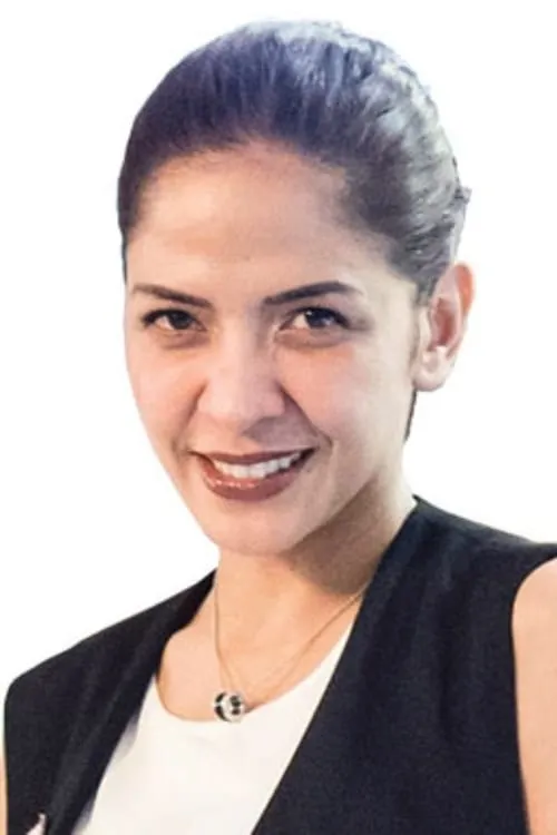 Amanda Soekasah interpretando a 