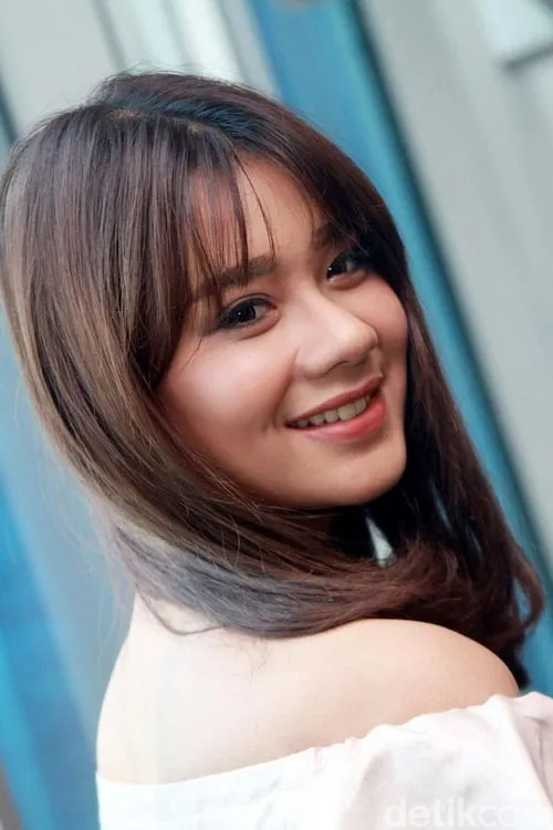 Amanda Zevanya interpretando a Chika