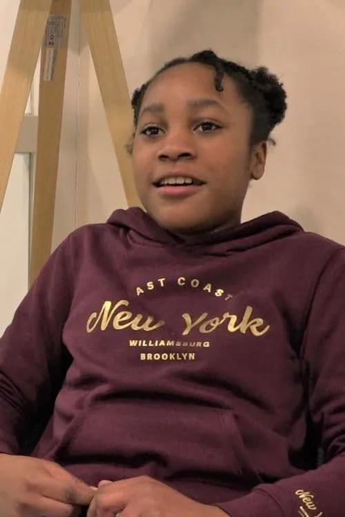 Amani-Jean Philippe interpretando a