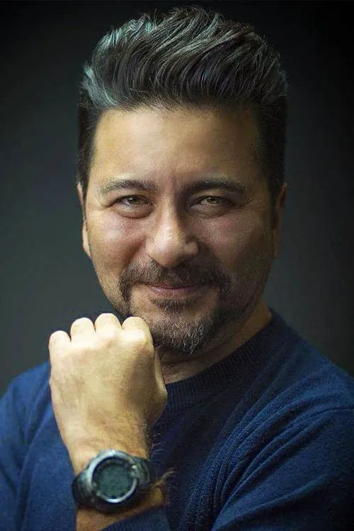 Amir Hossein Seddigh — personaje: Vahid